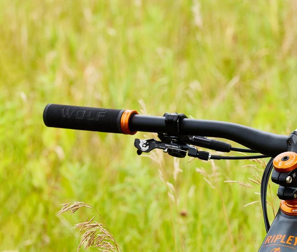 Wolf Tooth Echo Lenkergriffe - 132x32mm Schraubbar Aluminium Blau 7 Wolf Tooth Echo Lenkergriffe - 132x32mm Schraubbar Aluminium Blau – Bild 5